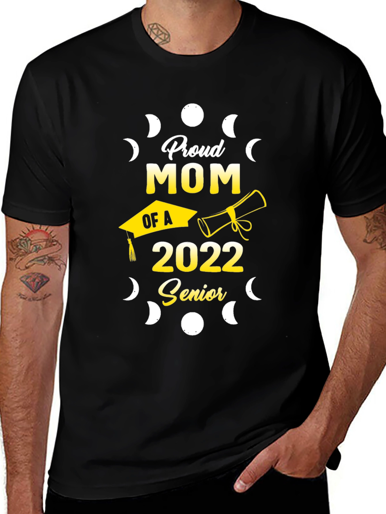 Proud Mom of a 2022 Senior Graduation T-Shirt