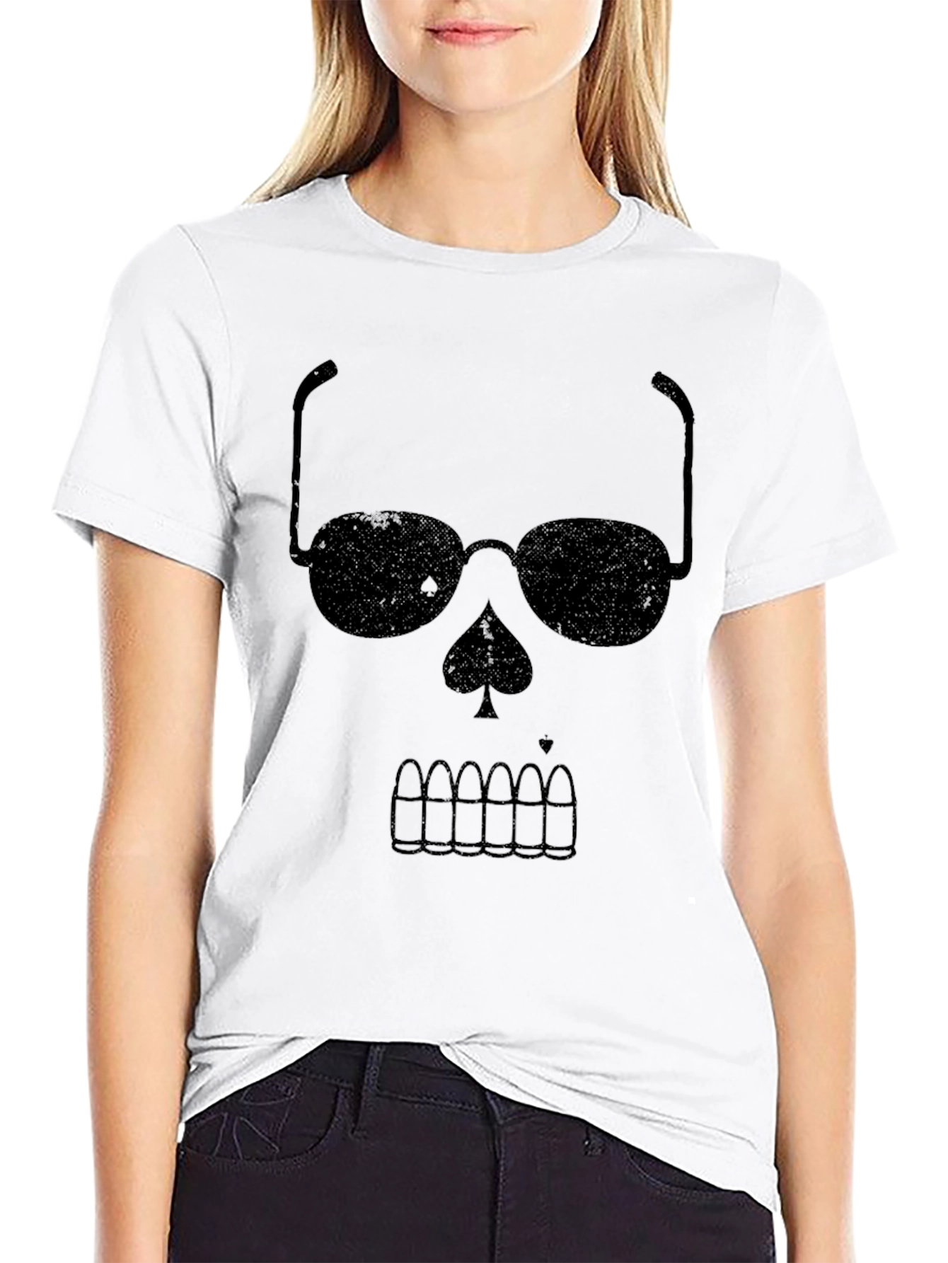 Skull Graphic Tee - Cool & Edgy Design