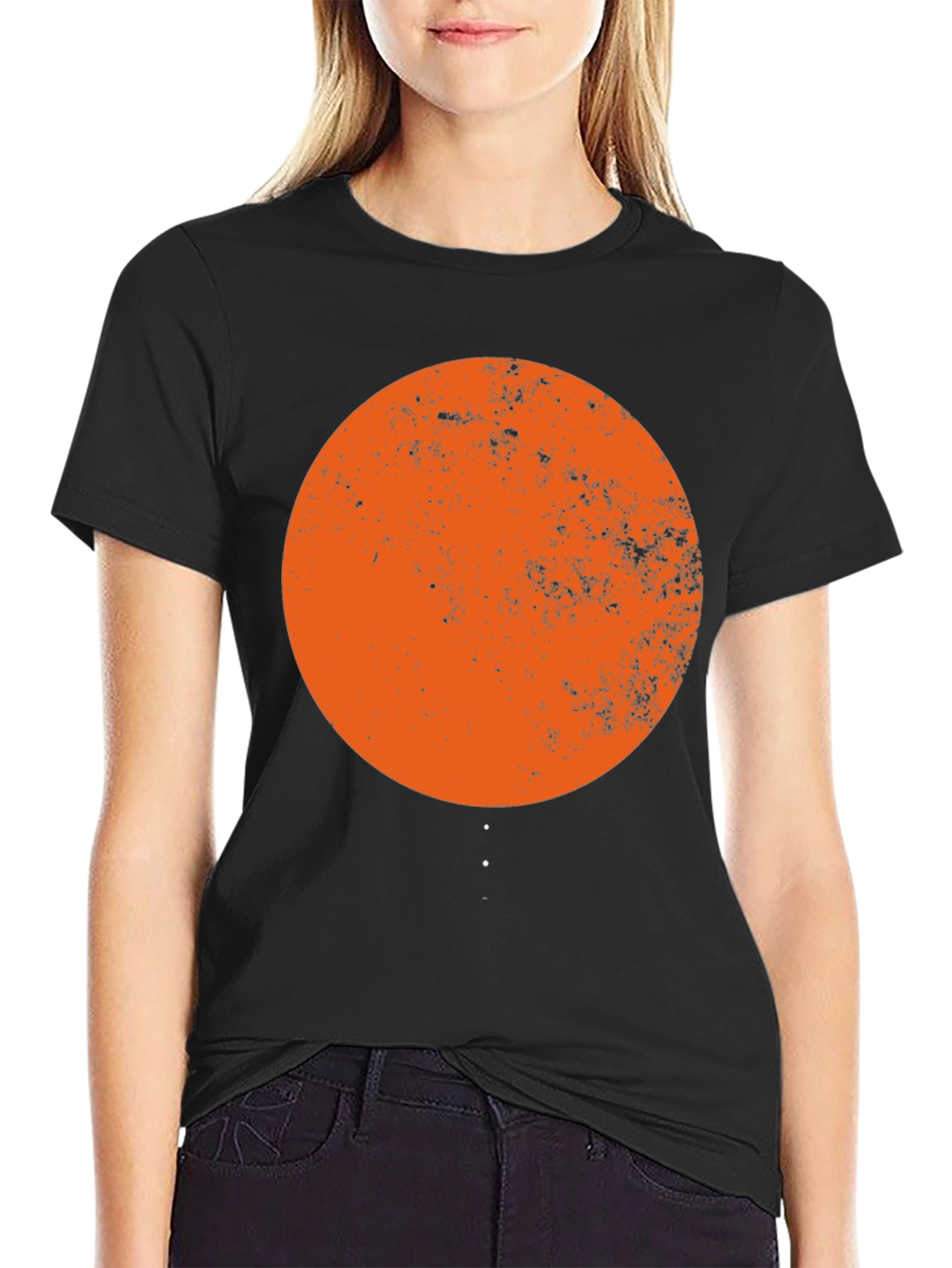 Retro Circle Graphic Tee - Stylish Comfort